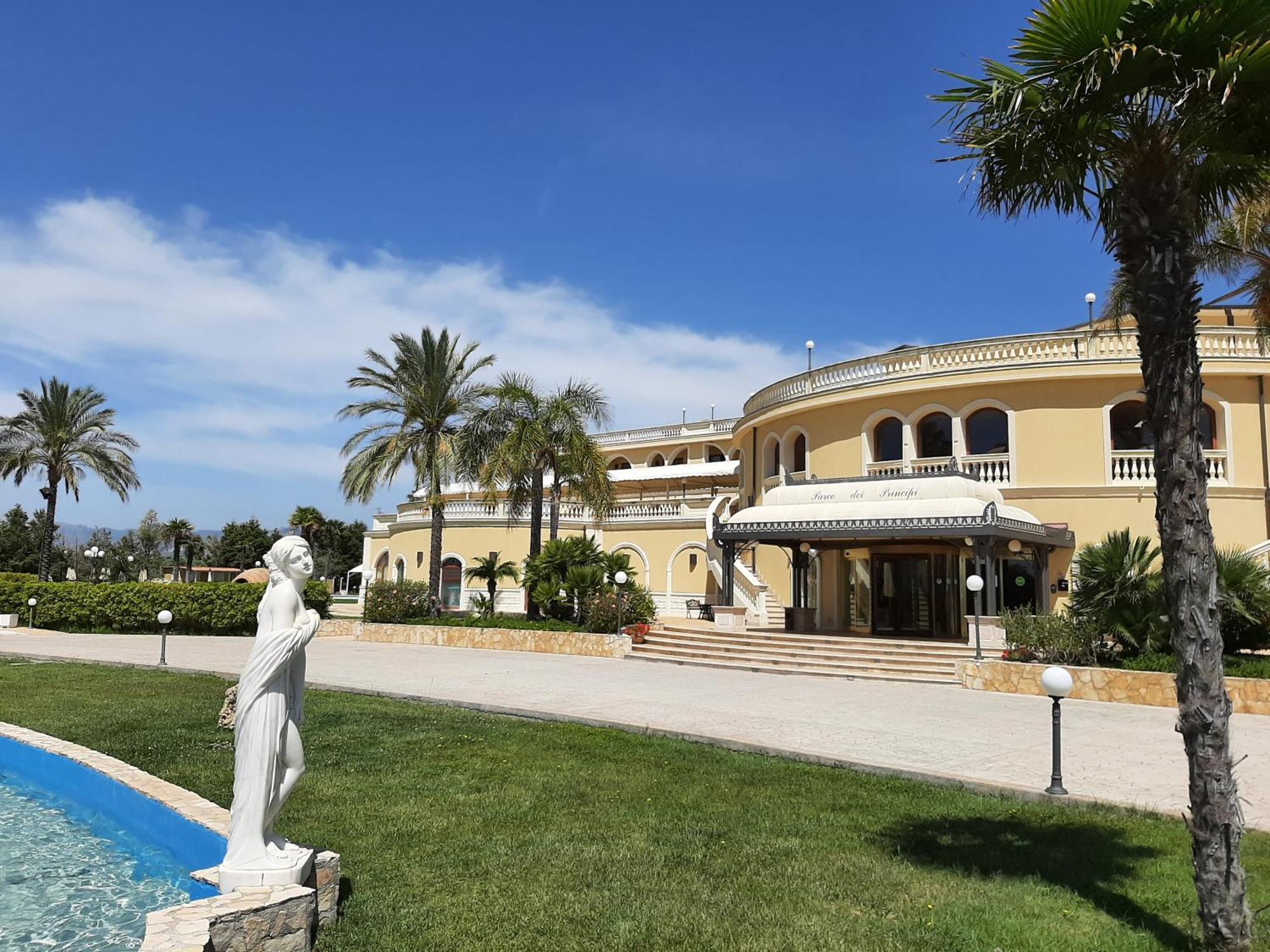 Parco Dei Principi Hotel Roccella Ionica Exterior foto